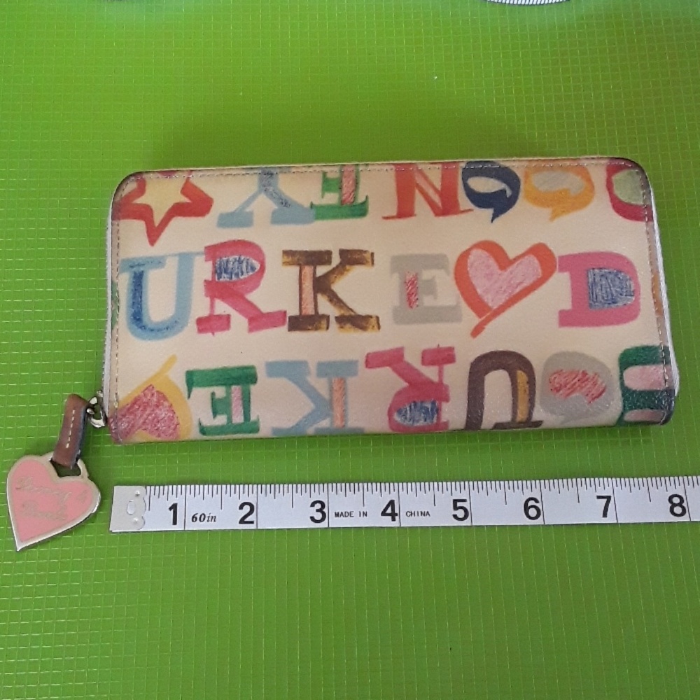 💕DOONEY & BOURKE WALLET 💕